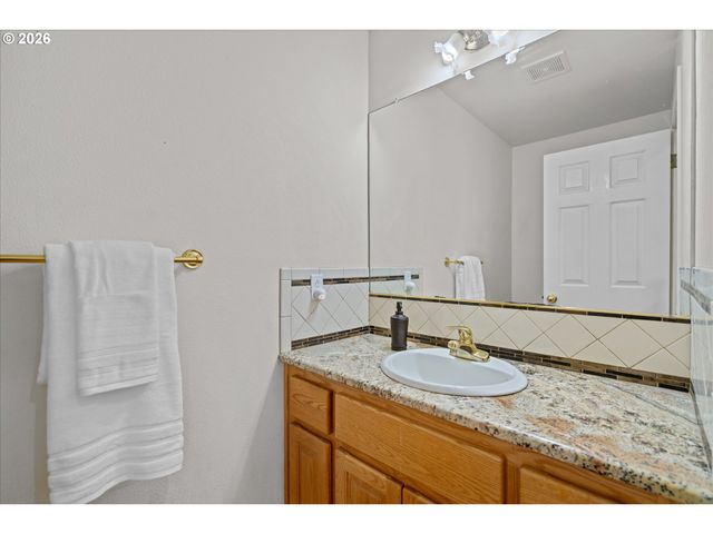 1083 Se ACACIA Pl, Gresham, OR 97080