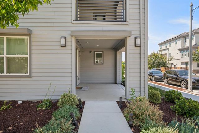 2752 Mirth Loop, San Jose, CA 95122