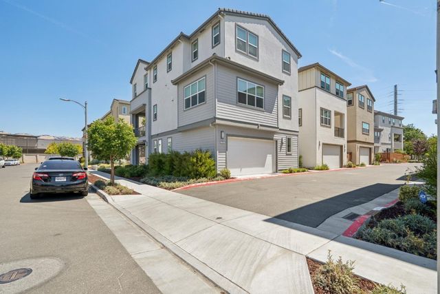 2752 Mirth Loop, San Jose, CA 95122