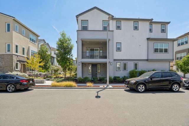 2752 Mirth Loop, San Jose, CA 95122