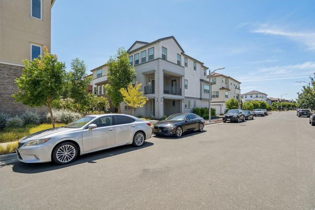 2752 Mirth Loop, San Jose, CA 95122