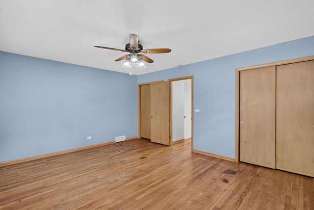 145 Dole Avenue, Crystal Lake, IL 60014