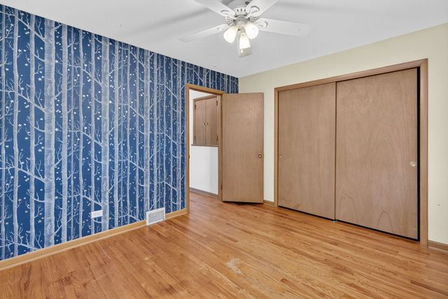 145 Dole Avenue, Crystal Lake, IL 60014