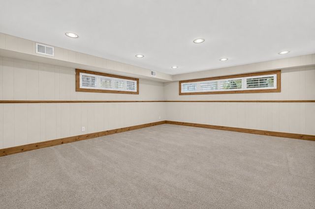 145 Dole Avenue, Crystal Lake, IL 60014