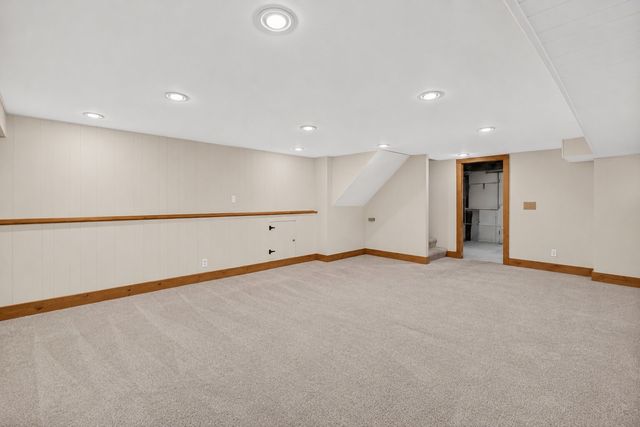 145 Dole Avenue, Crystal Lake, IL 60014