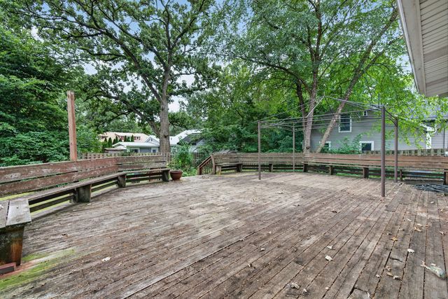 145 Dole Avenue, Crystal Lake, IL 60014