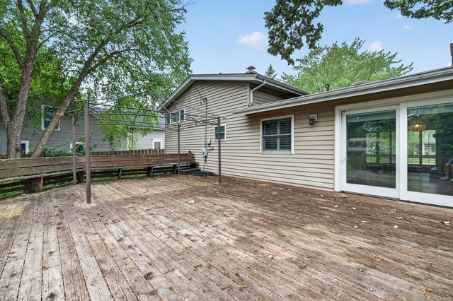 145 Dole Avenue, Crystal Lake, IL 60014