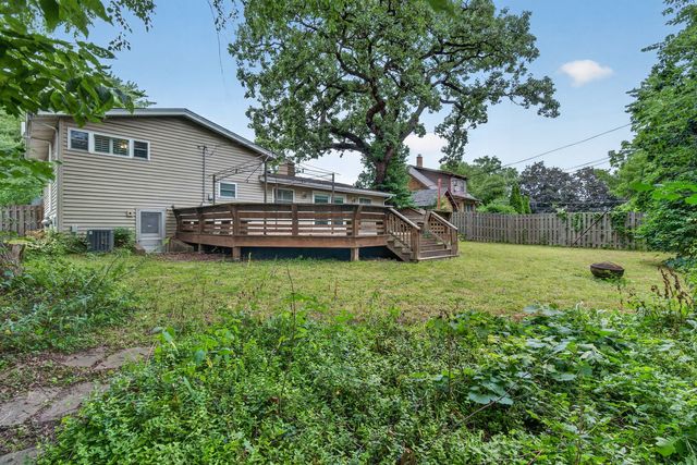 145 Dole Avenue, Crystal Lake, IL 60014