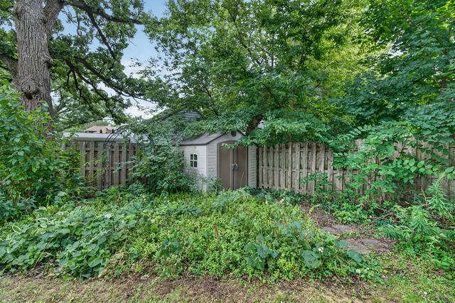 145 Dole Avenue, Crystal Lake, IL 60014