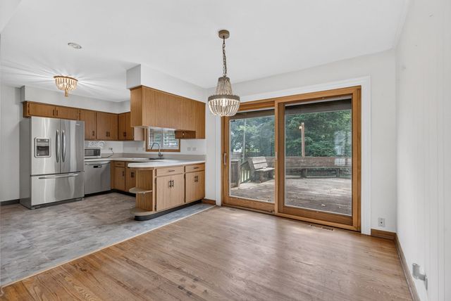 145 Dole Avenue, Crystal Lake, IL 60014