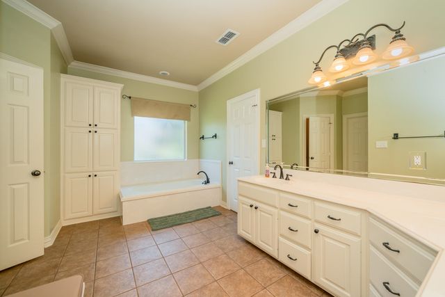 104 Colt St, Longview, TX 75604