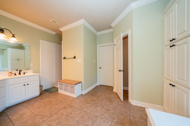 104 Colt St, Longview, TX 75604