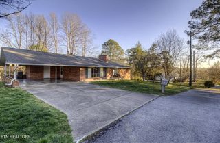 211 N Riverview Circle, Sevierville, TN 37862
