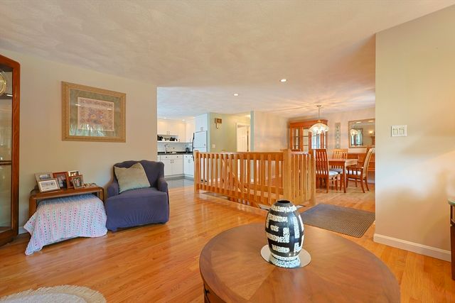 37 Cliftondale, Saugus, MA 01906