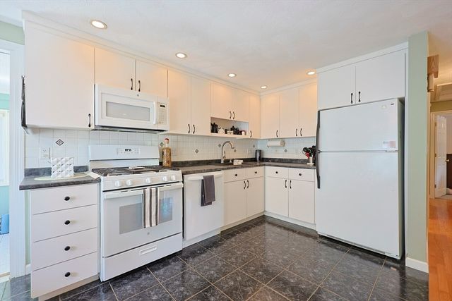 37 Cliftondale, Saugus, MA 01906