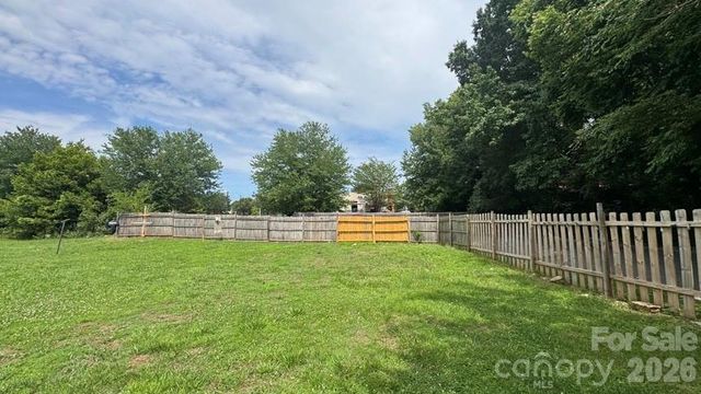 1661 &1665 Montana Drive, Charlotte, NC 28216