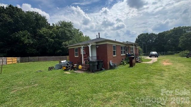1661 &1665 Montana Drive, Charlotte, NC 28216