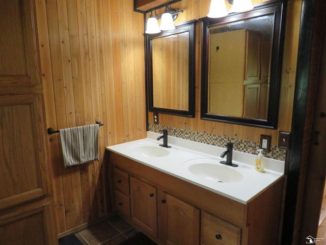 1193 Sand Lake Highway, Cambridge Twp, MI 49265