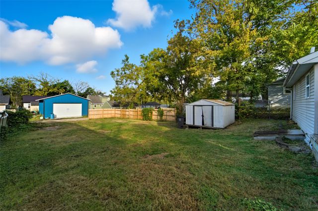 3832 15th Street, Des Moines, IA 50313