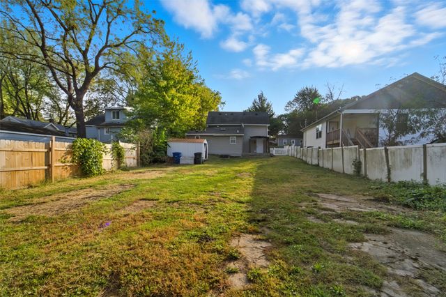 3832 15th Street, Des Moines, IA 50313