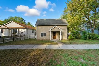 3832 15th Street, Des Moines, IA 50313