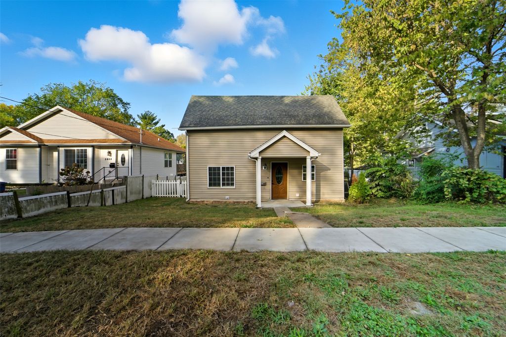 3832 15th Street, Des Moines, IA 50313