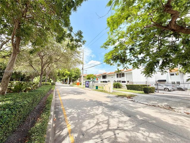 1990 Brickell Ave K, Miami, FL 33129