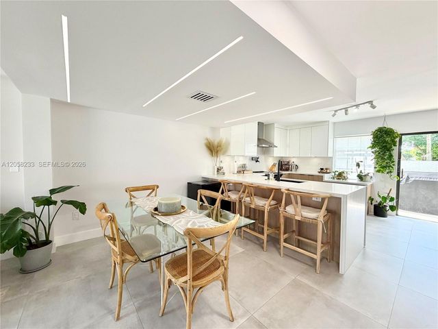 1990 Brickell Ave K, Miami, FL 33129