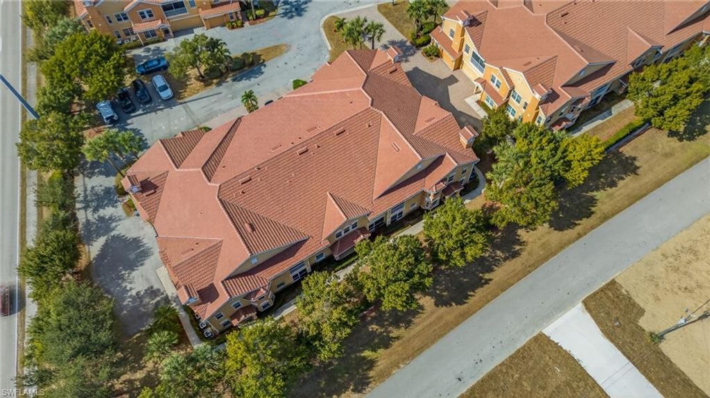 Image 23 of property listing at 1757 Concordia Lake CIR 3408, Cape Coral, FL 33909