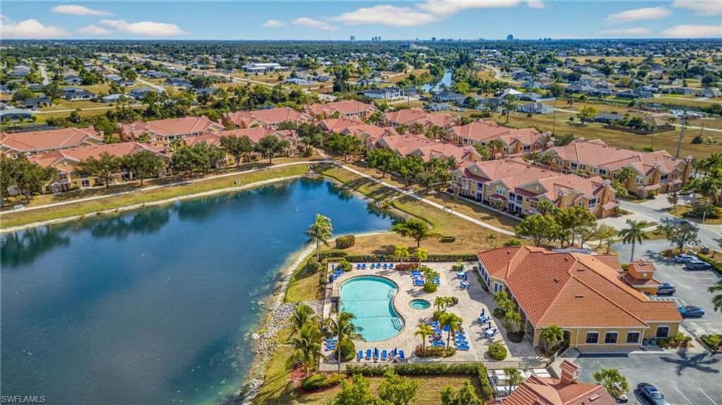 Image 27 of property listing at 1757 Concordia Lake CIR 3408, Cape Coral, FL 33909