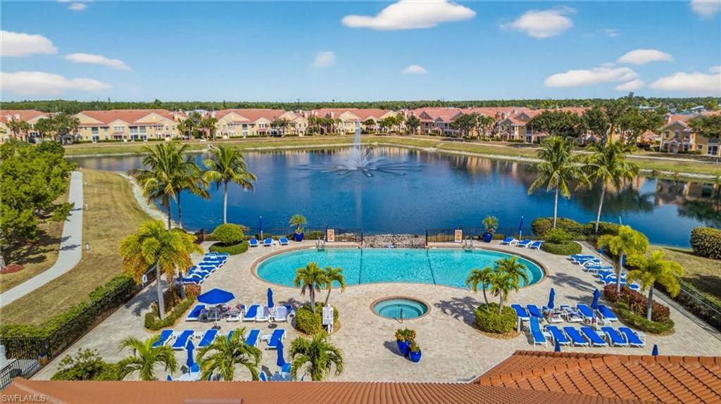 Image 3 of property listing at 1757 Concordia Lake CIR 3408, Cape Coral, FL 33909