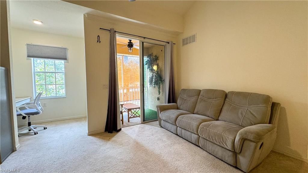 Image 8 of property listing at 1757 Concordia Lake CIR 3408, Cape Coral, FL 33909