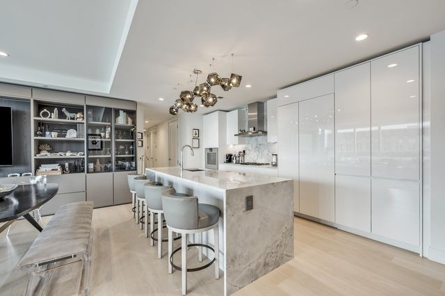 133 Seaport Blvd PH1C, Boston, MA 02210