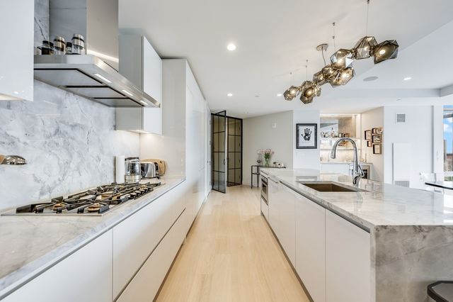 133 Seaport Blvd PH1C, Boston, MA 02210