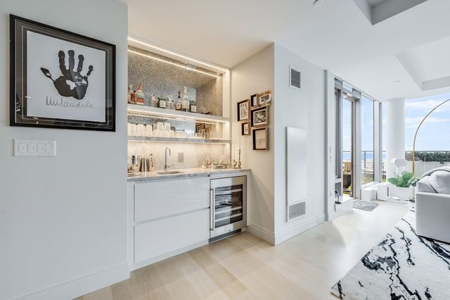 133 Seaport Blvd PH1C, Boston, MA 02210