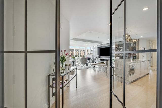 133 Seaport Blvd PH1C, Boston, MA 02210