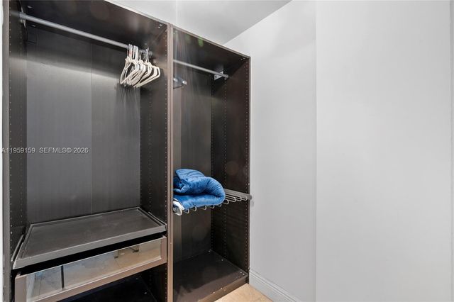 185 SE 14th Ter 2602, Miami, FL 33131