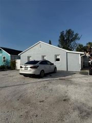 13228 3RD STREET E 3, Madeira Beach, FL 33708