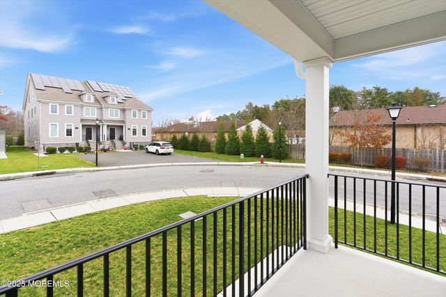 14 Blue River Way, Lakewood, NJ 08701