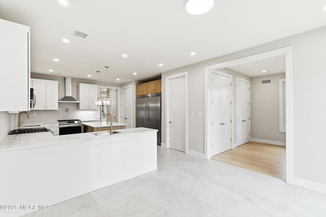 14 Blue River Way, Lakewood, NJ 08701