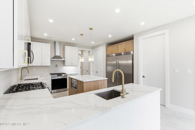 14 Blue River Way, Lakewood, NJ 08701