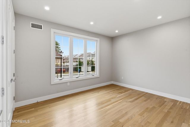 14 Blue River Way, Lakewood, NJ 08701