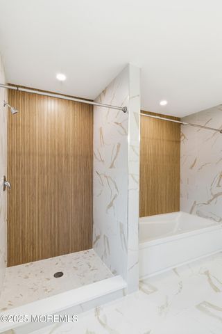 14 Blue River Way, Lakewood, NJ 08701