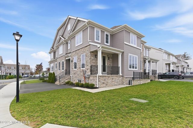 14 Blue River Way, Lakewood, NJ 08701