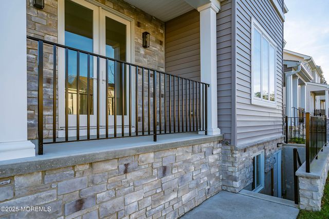 14 Blue River Way, Lakewood, NJ 08701