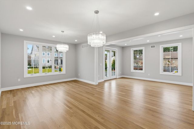 14 Blue River Way, Lakewood, NJ 08701