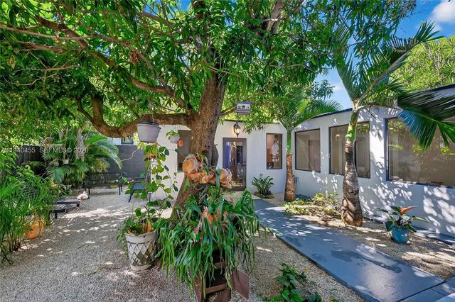 452 SW 21st Road, Miami, FL 33129