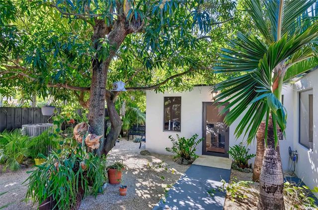 452 SW 21st Road, Miami, FL 33129