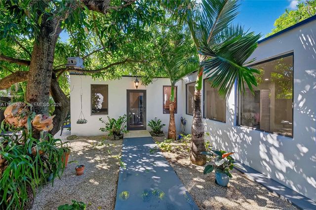 452 SW 21st Road, Miami, FL 33129