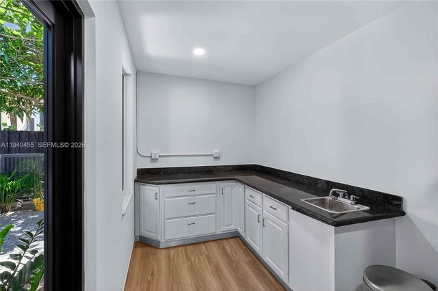 452 SW 21st Road, Miami, FL 33129